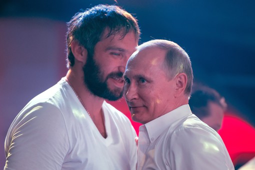
&laquo;Трамп сказал, что&nbsp;уважает Путина&raquo;: Овечкин о&nbsp;политике и&nbsp;семье
