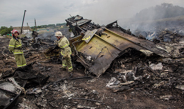 Песков о деле MH17: следствие обречено, если не рассматривать все версии