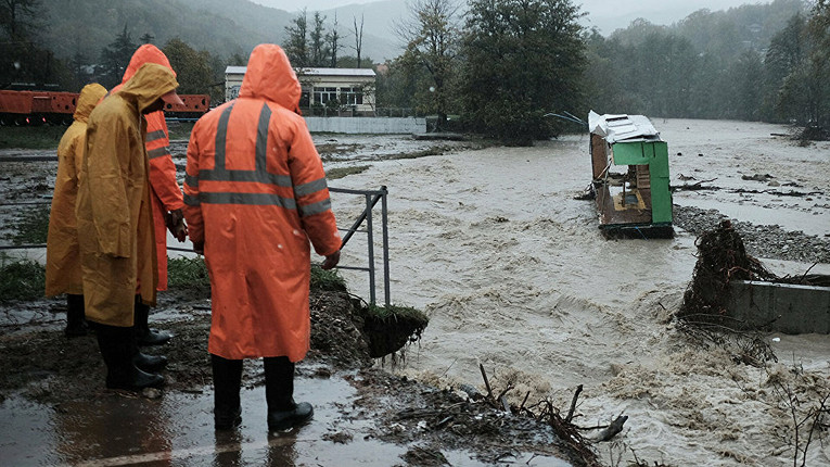 «Пляж полностью уничтожен»: видео с затопленных российских курортов