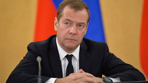 Медведев пообещал сохранить плоскую шкалу НДФЛ