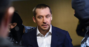 Суд продлил срок ареста полковнику Захарченко